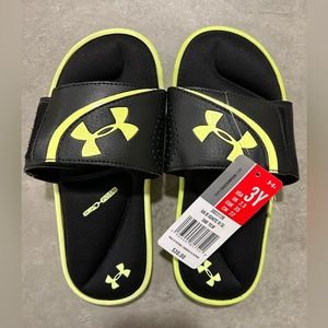 Kids Under Armour size 3Y Black & Neon 4D Foam Slides VGUC